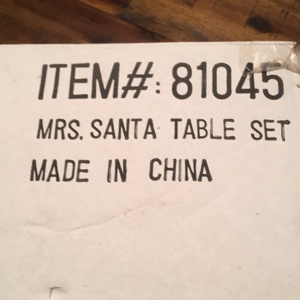 Mrs. Clause Table Top Set - Picture 6 of 7